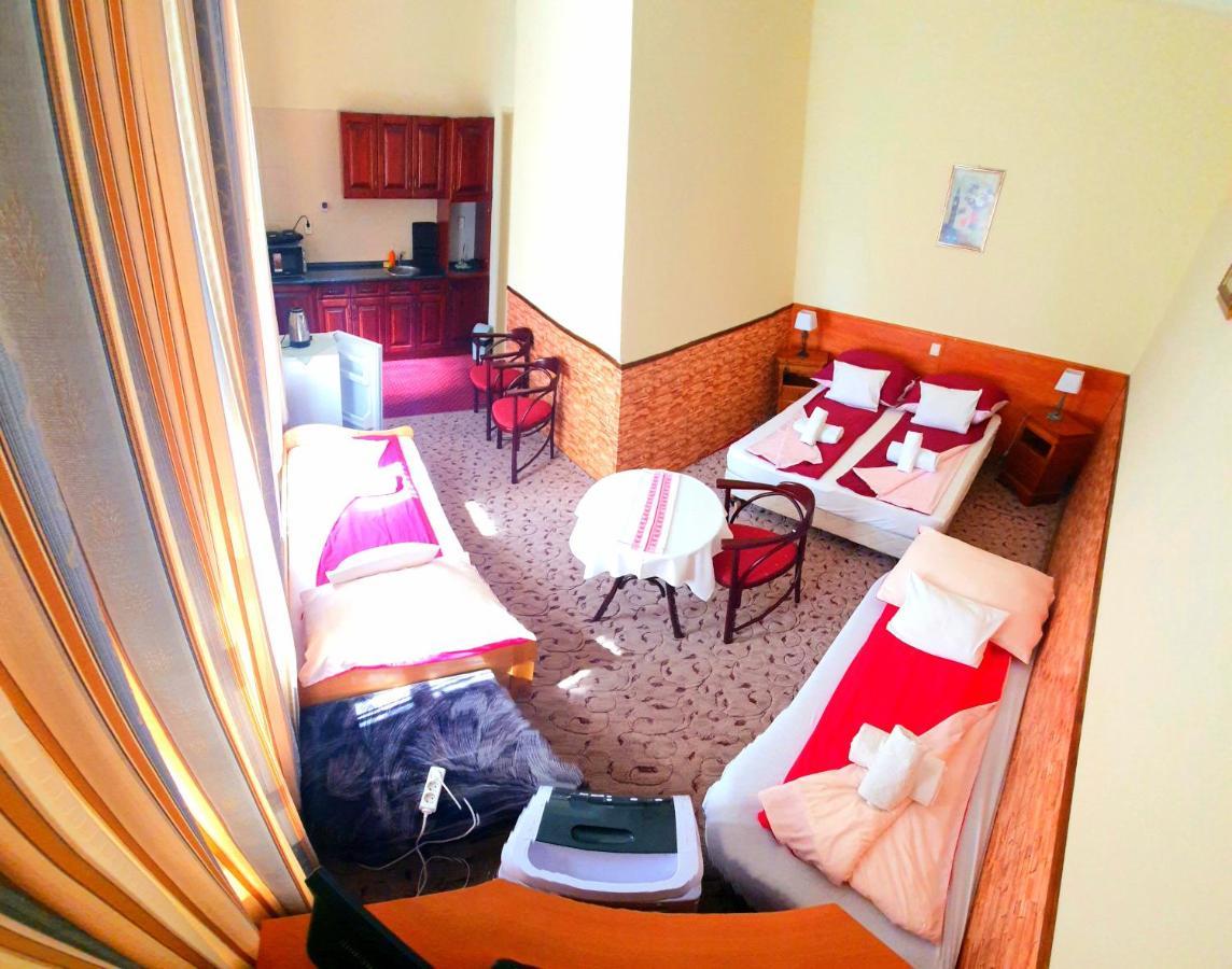 Bed and Breakfast 100 Eves Fogado Szatymaz Exteriér fotografie