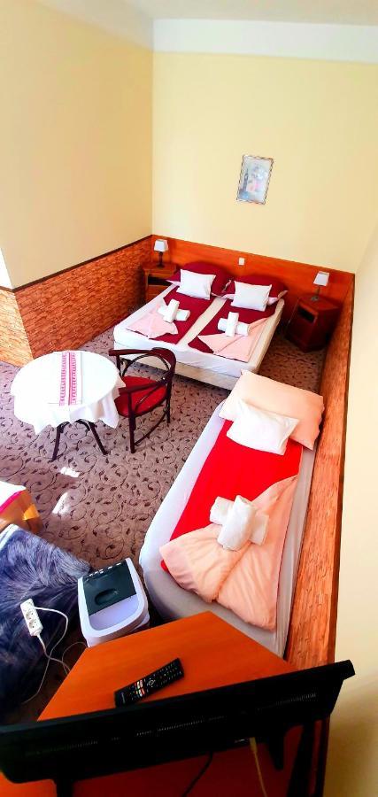 Bed and Breakfast 100 Eves Fogado Szatymaz Exteriér fotografie