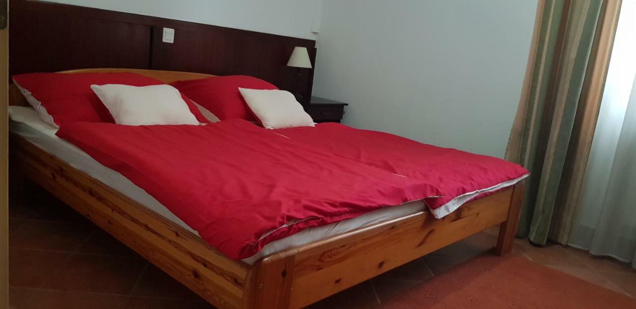 Bed and Breakfast 100 Eves Fogado Szatymaz Exteriér fotografie